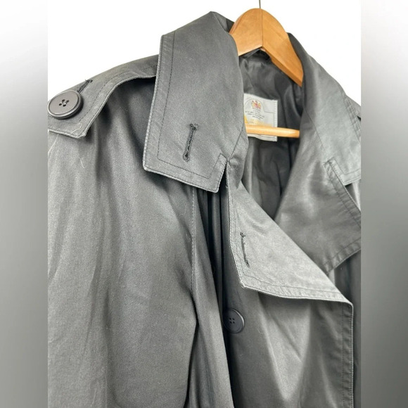 Aquascutum long trench coat, Large, black, belted, buttoned, Classic Windproof - Picture 3 of 10